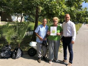Поредно приказно кътче пред блок в "Тракия"