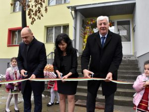 Прерязаха лентата на обновената сграда на ДГ „Едгар Бороу“ в „Тракия”