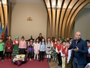 Коледарски наричания за здраве и плодородие огласиха „Тракия”