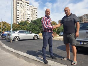 Паркинг с места за 60 автомобила бе изграден пред блокове 82 и 84 в „Тракия”