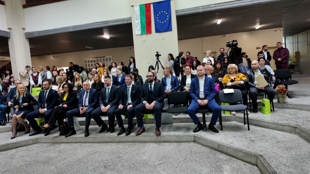 Алея на будителите бе открита в СУ „Св. Софроний Врачански“